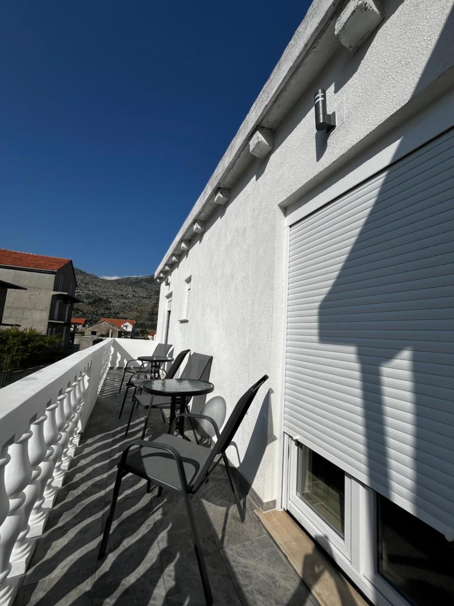 Twin Apartments Ivanica Exterior foto