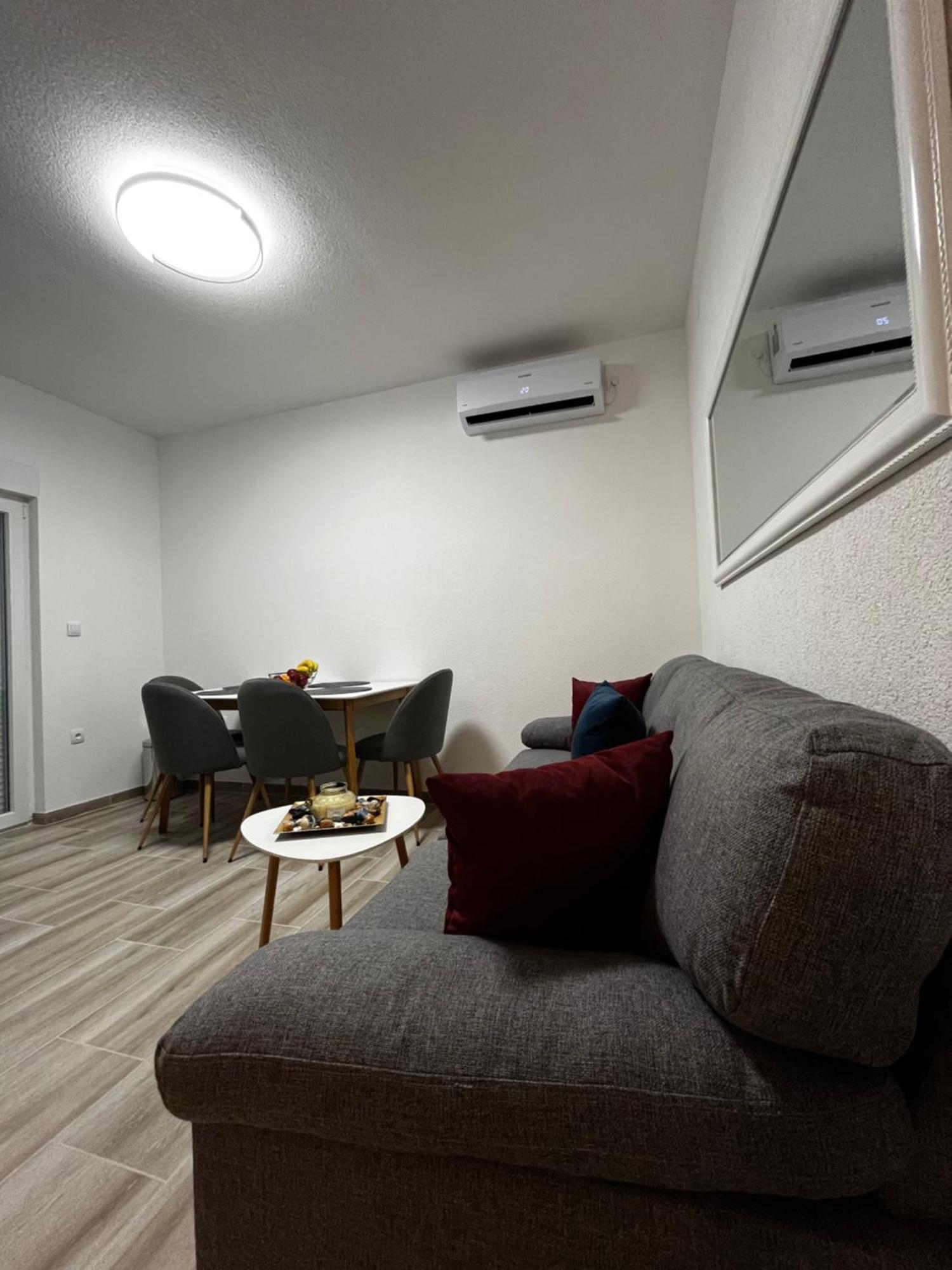 Twin Apartments Ivanica Exterior foto