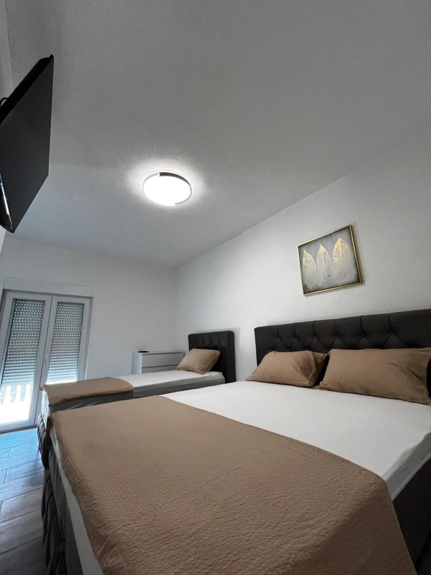 Twin Apartments Ivanica Exterior foto